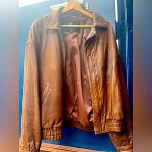 Vintage jacket, super soft, men’s M. Rarely worn. No water damage.